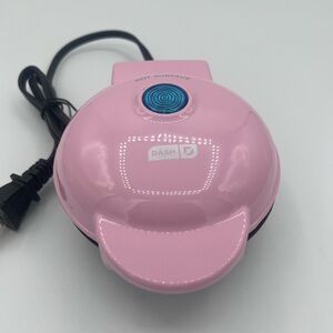 NEW! Dash Heart Mini Waffle Maker 4" Nonstick Pink Orchid Limited Edition!